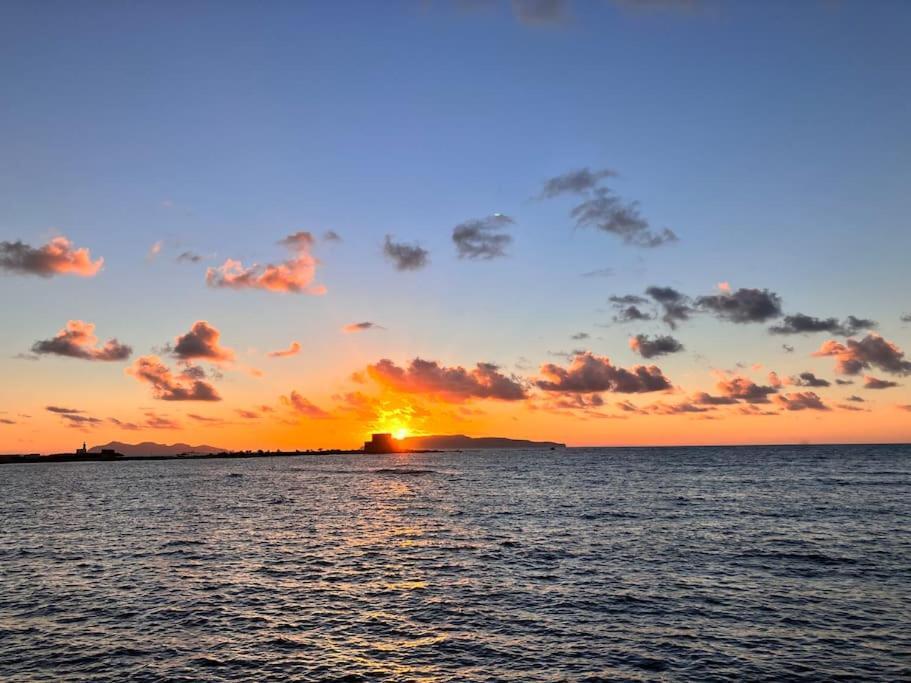 Appartamento Vista Mare ตราปานี ภายนอก รูปภาพ
